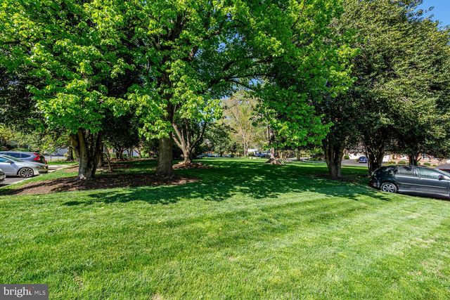10226 DEMOCRACY LN, Potomac, MD 20854
