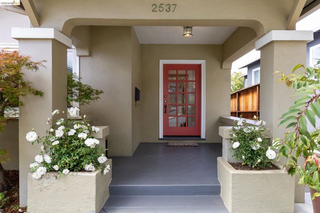 2537 Scenic Avenue, Oakland, CA 94602