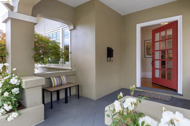 2537 Scenic Avenue, Oakland, CA 94602