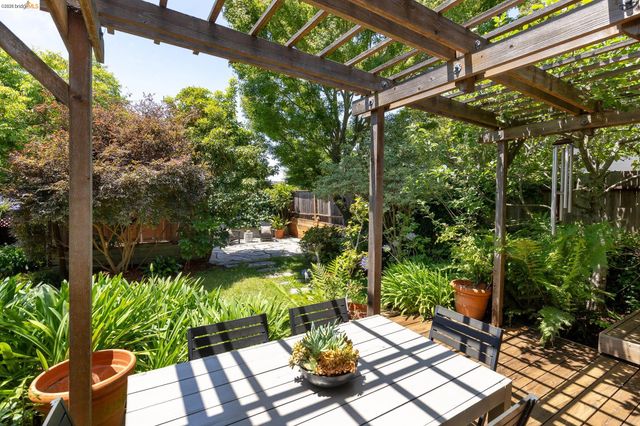 2537 Scenic Avenue, Oakland, CA 94602