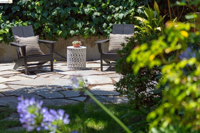 2537 Scenic Avenue, Oakland, CA 94602