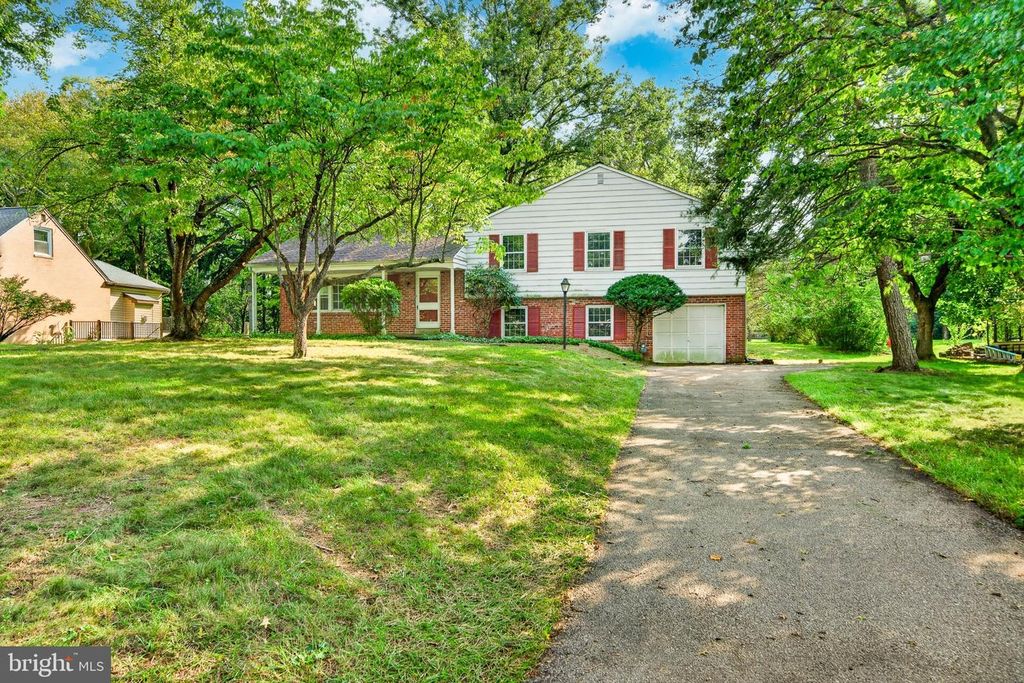 736 W PHILIP #B115, PHOENIXVILLE, PA 19460 — photo 2