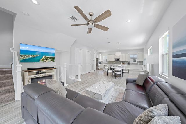 4145 Faraday Way, Palm Beach Gardens, FL 33418