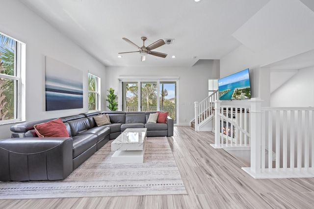 4145 Faraday Way, Palm Beach Gardens, FL 33418