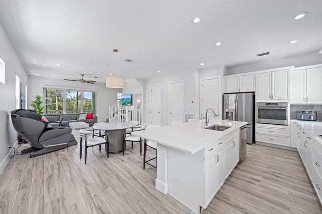 4145 Faraday Way, Palm Beach Gardens, FL 33418
