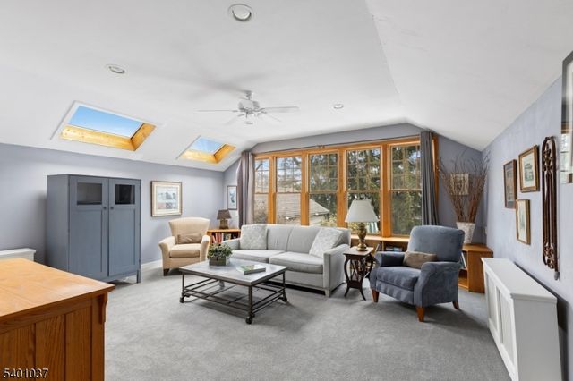 645 Roosevelt St, Westfield Town, NJ 07090