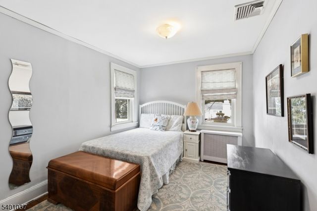 645 Roosevelt St, Westfield Town, NJ 07090