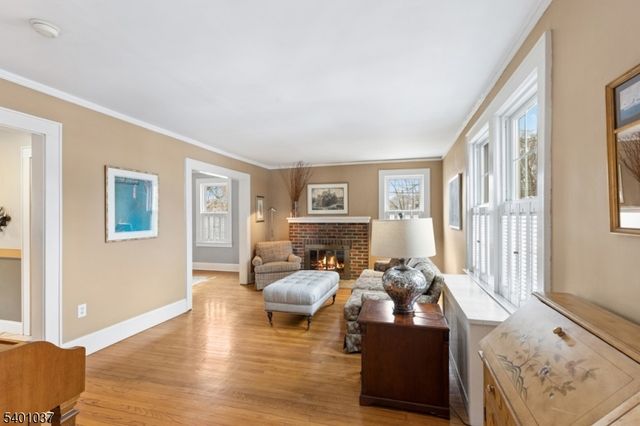 645 Roosevelt St, Westfield Town, NJ 07090