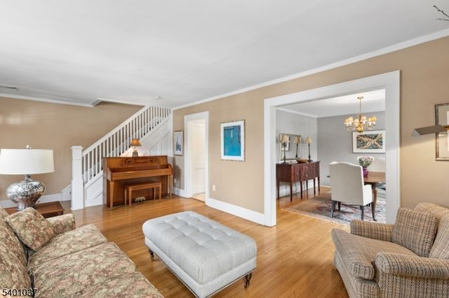 645 Roosevelt St, Westfield Town, NJ 07090