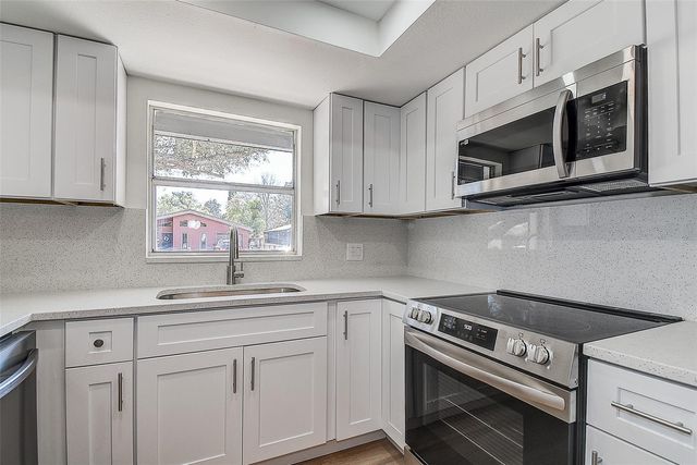 6431 68TH AVENUE N, Pinellas Park, FL 33781