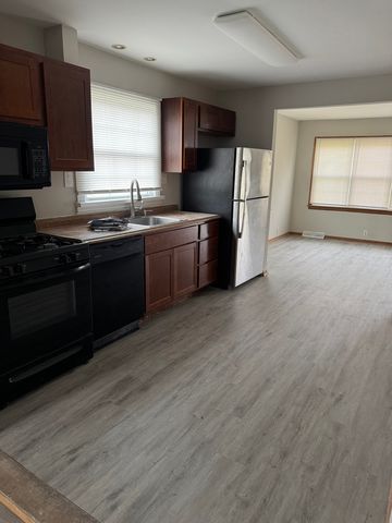7400 W 113th Place, Worth, IL 60482