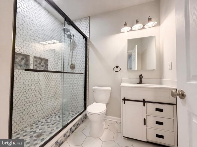 6906 CAPTAIN EDWARD TOPPINS CT, Fort Washington, MD 20744