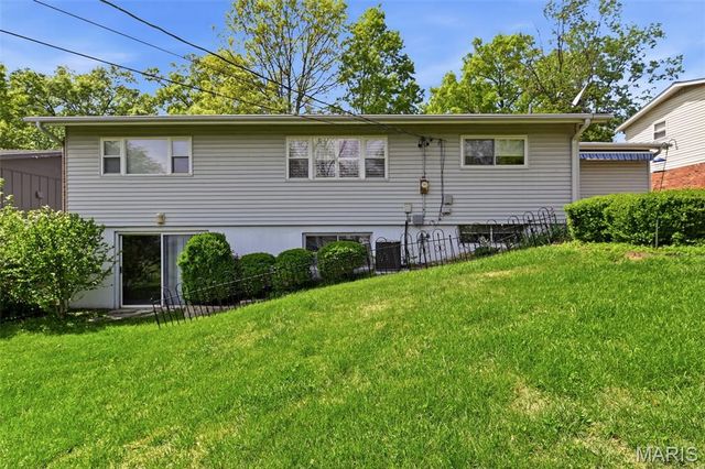416 Scottfield Terrace, Ballwin, MO 63011