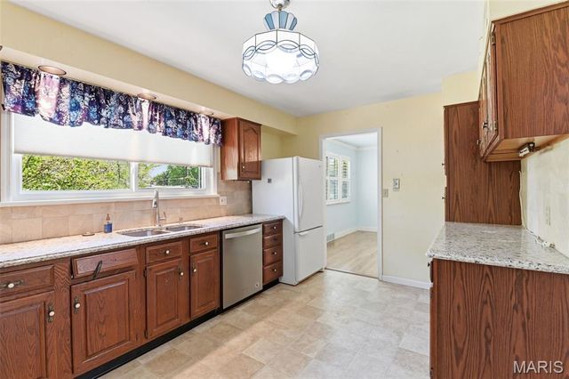 416 Scottfield Terrace, Ballwin, MO 63011