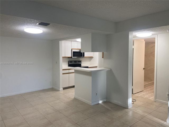 9811 Westview Drive 913, Coral Springs, FL 33076