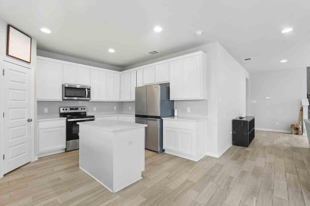 616 Barbary Coast LN, Jarrell, TX 76537