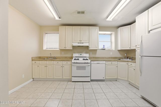 43 Arosa Hill Hill, Lakewood, NJ 08701