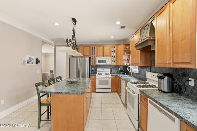 43 Arosa Hill Hill, Lakewood, NJ 08701