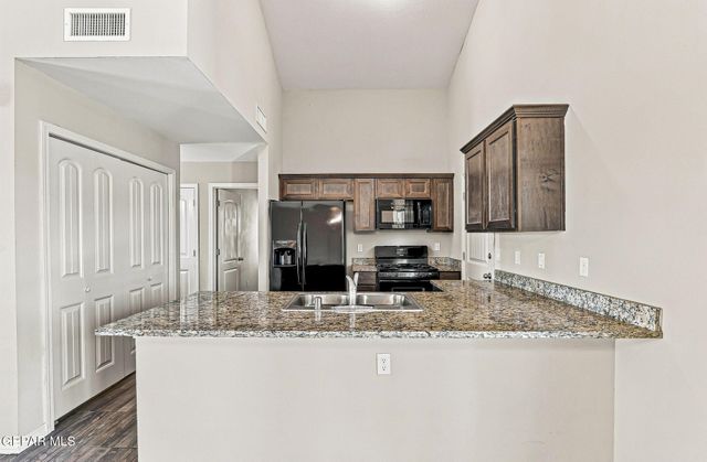 2100 TIM FOSTER Street, El Paso, TX 79938