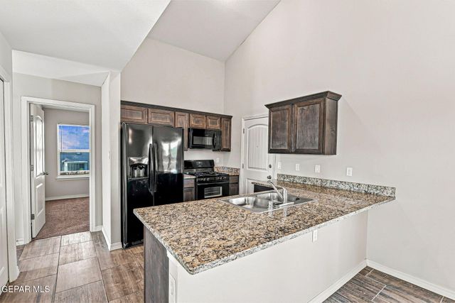 2100 TIM FOSTER Street, El Paso, TX 79938