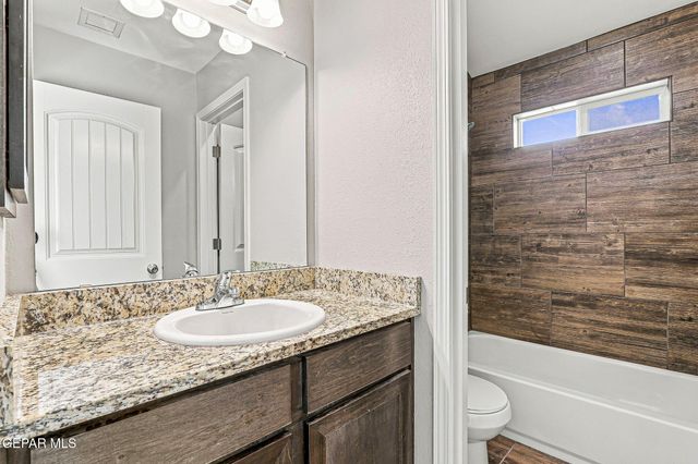 2100 TIM FOSTER Street, El Paso, TX 79938