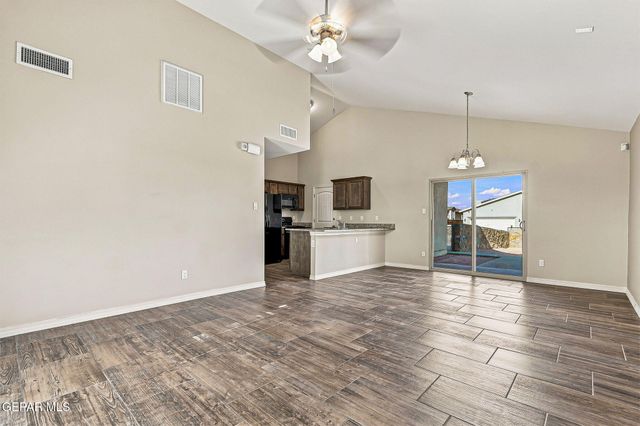 2100 TIM FOSTER Street, El Paso, TX 79938