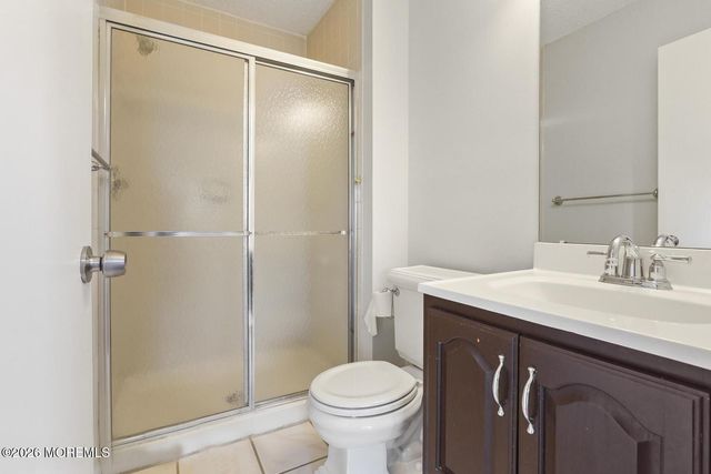 201 Larkspur Lane, Jackson, NJ 08527