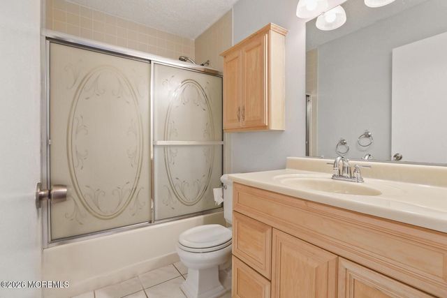 201 Larkspur Lane, Jackson, NJ 08527