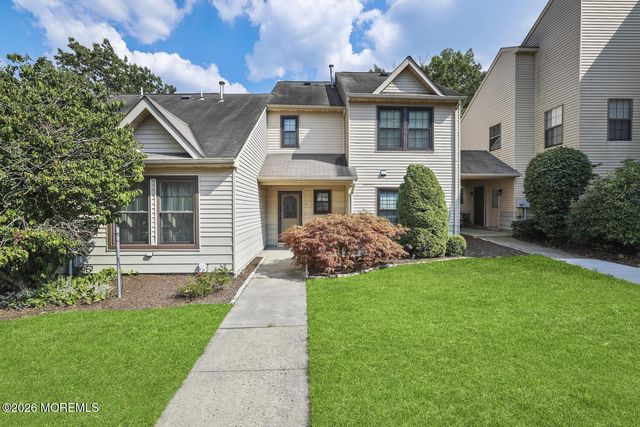 201 Larkspur Lane, Jackson, NJ 08527