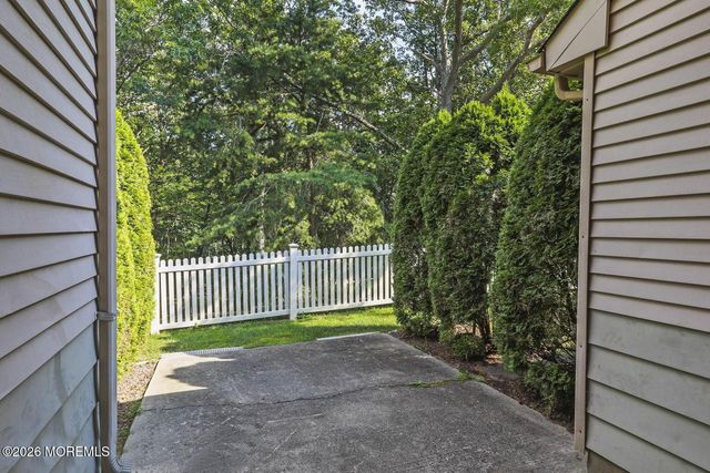 201 Larkspur Lane, Jackson, NJ 08527