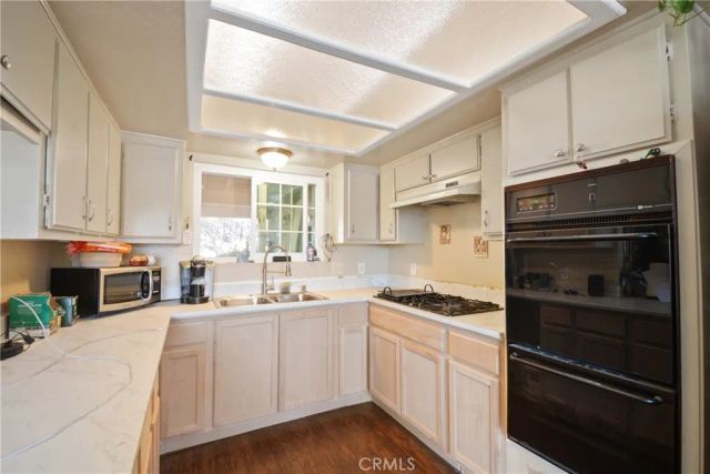 18583 Vine Street, Hesperia, CA 92345