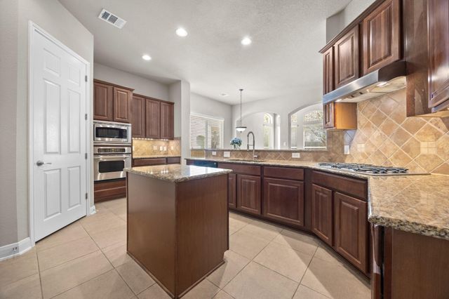 15529 Interlachen DR, Austin, TX 78717