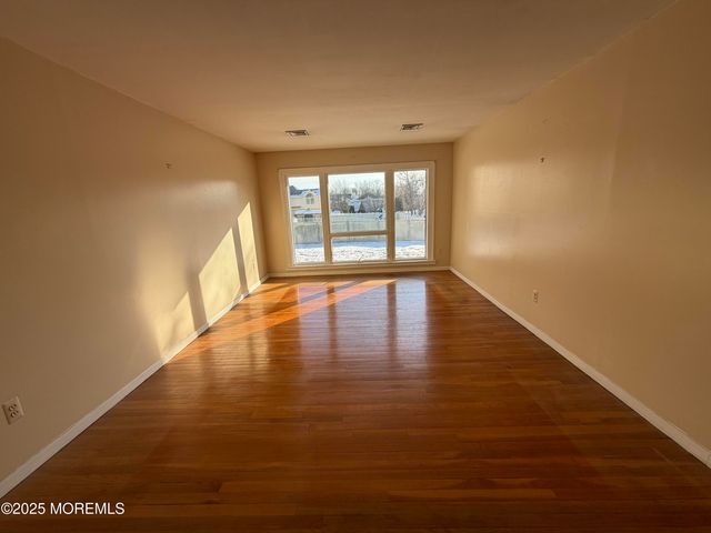 550 Wall Street, Eatontown, NJ 07724