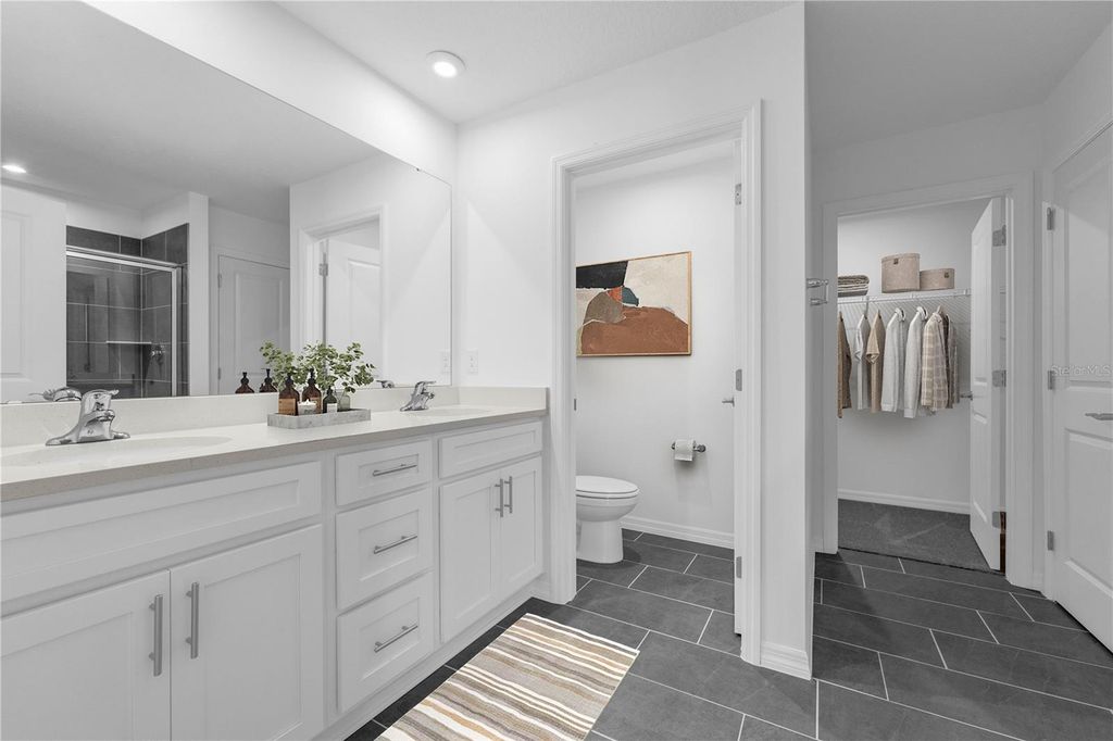 Image 11 of property listing at 5467 MEADOW WALK DRIVE, Davenport, FL 33837