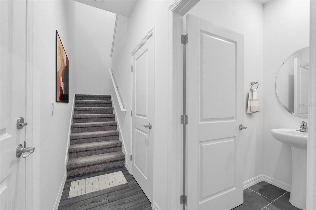 Image 3 of property listing at 5467 MEADOW WALK DRIVE, Davenport, FL 33837