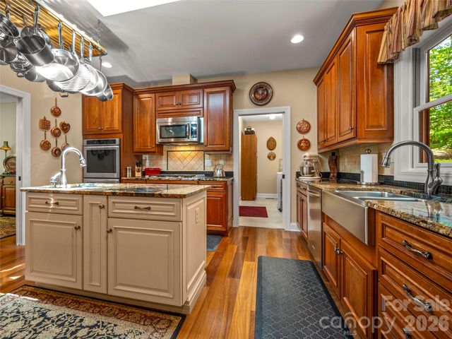 100 Falls Summit Road, Hendersonville, NC 28739