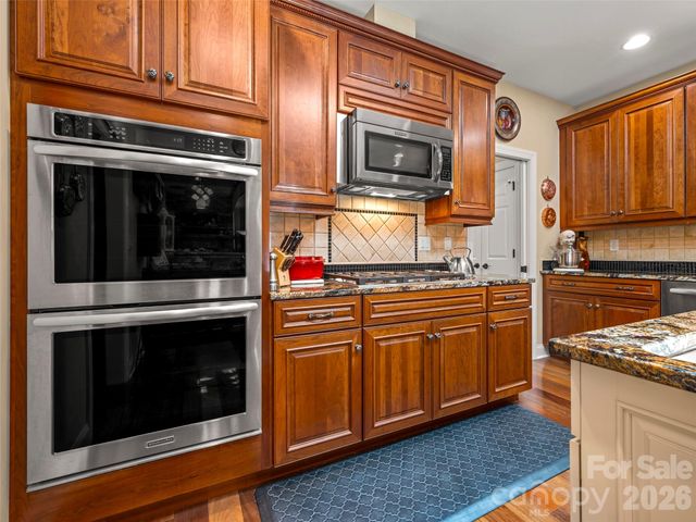 100 Falls Summit Road, Hendersonville, NC 28739