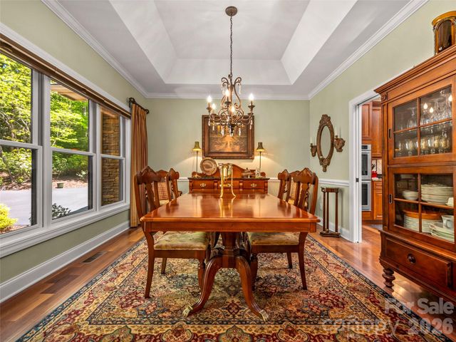 100 Falls Summit Road, Hendersonville, NC 28739