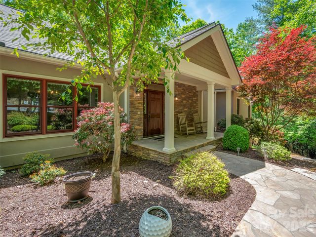 100 Falls Summit Road, Hendersonville, NC 28739