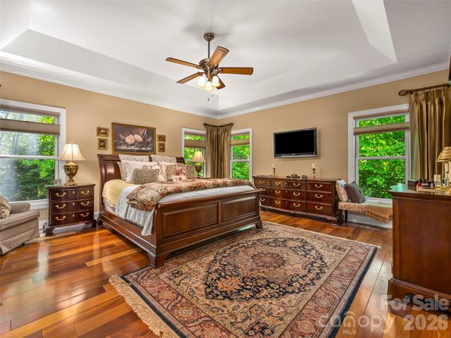 100 Falls Summit Road, Hendersonville, NC 28739