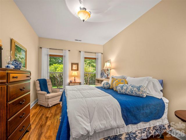 100 Falls Summit Road, Hendersonville, NC 28739