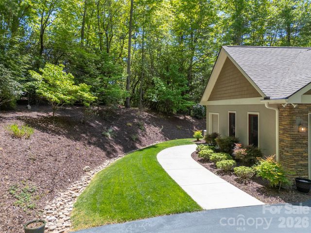 100 Falls Summit Road, Hendersonville, NC 28739