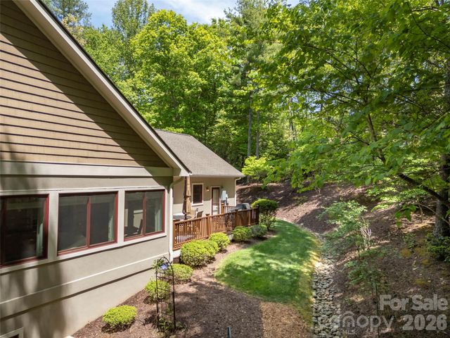 100 Falls Summit Road, Hendersonville, NC 28739