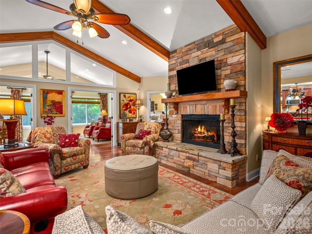 100 Falls Summit Road, Hendersonville, NC 28739