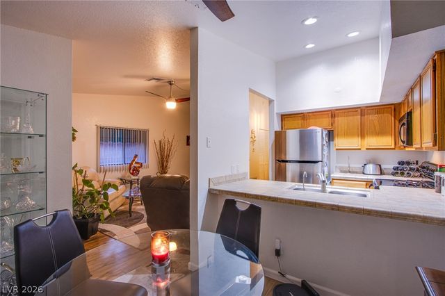 2225 Pine Breeze Lane 206, Las Vegas, NV 89119