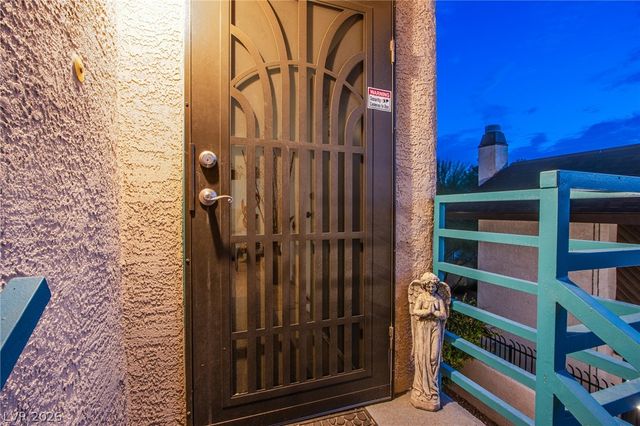 2225 Pine Breeze Lane 206, Las Vegas, NV 89119