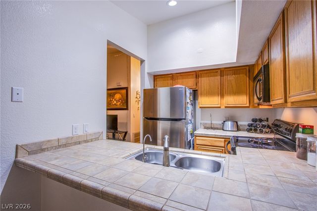 2225 Pine Breeze Lane 206, Las Vegas, NV 89119
