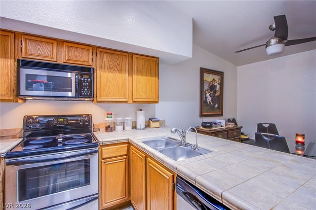 2225 Pine Breeze Lane 206, Las Vegas, NV 89119