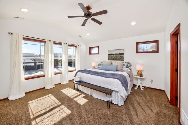 9733 Hazelwood Avenue, Johnston, IA 50131