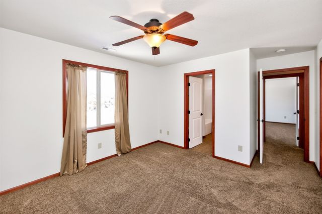 9733 Hazelwood Avenue, Johnston, IA 50131